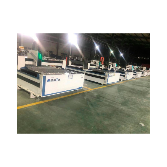 Оптоволоконный лазерный станок для резки металла MetalTec 1530B (MAXPHOTONICS3000W) 