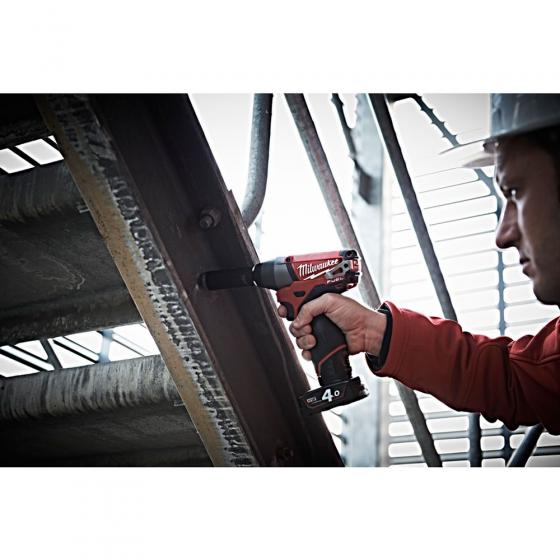 Гайковерт аккумуляторный Milwaukee M12 CIW12-202C