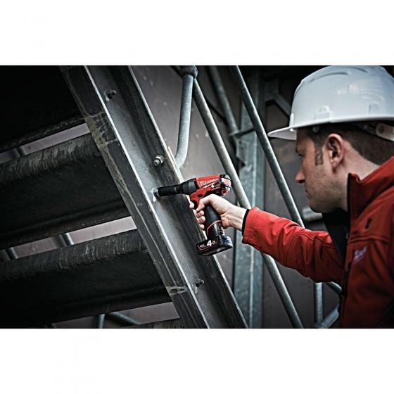 Гайковерт аккумуляторный Milwaukee M12 CIW12-202C