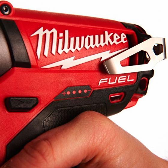 Гайковерт аккумуляторный Milwaukee M12 CIW14-202C FUEL